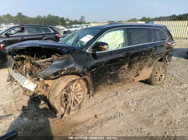 5TDJZRFH3HS416774 2017 TOYOTA HIGHLANDER - Image 2