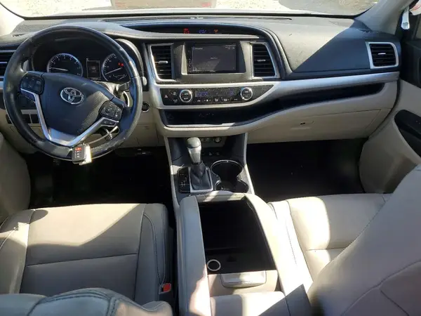 5TDJZRFH3HS419609 2017 TOYOTA HIGHLANDER - Image 8