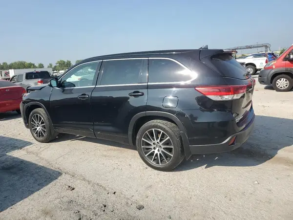 5TDJZRFH3HS422896 2017 TOYOTA HIGHLANDER - Image 2
