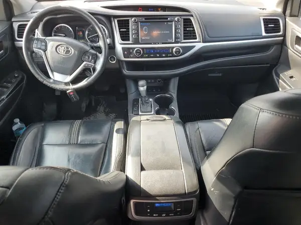 5TDJZRFH3HS422896 2017 TOYOTA HIGHLANDER - Image 8