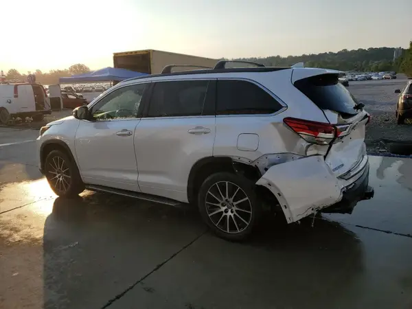 5TDJZRFH3HS427533 2017 TOYOTA HIGHLANDER - Image 2