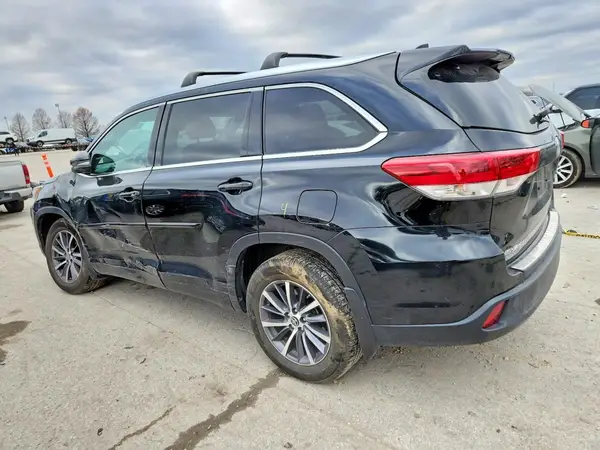 5TDJZRFH3HS431050 2017 TOYOTA HIGHLANDER - Image 2