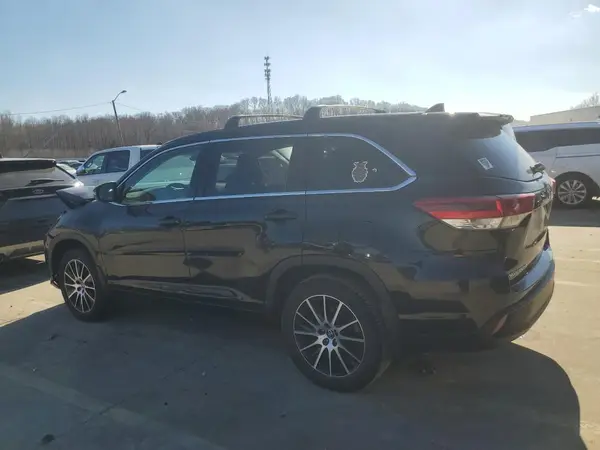 5TDJZRFH3HS432196 2017 TOYOTA HIGHLANDER - Image 2