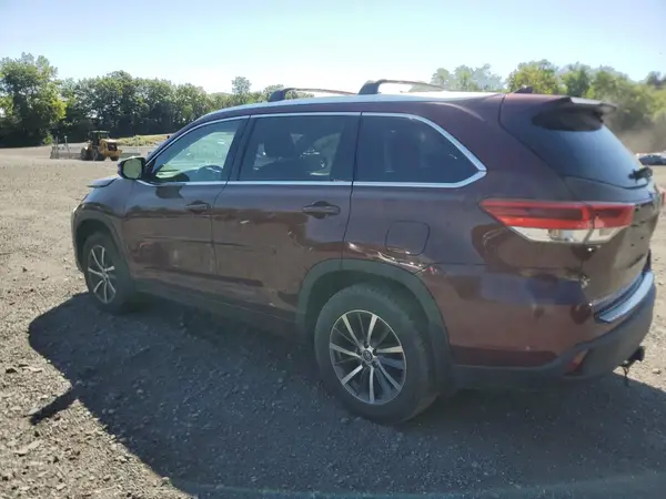 5TDJZRFH3HS450178 2017 TOYOTA HIGHLANDER - Image 2
