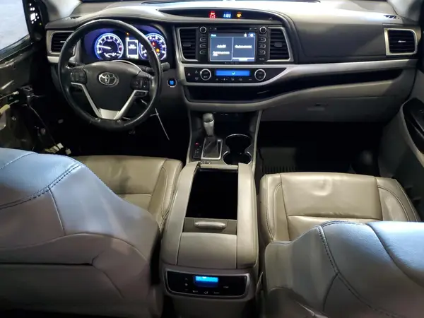 5TDJZRFH3HS452383 2017 TOYOTA HIGHLANDER - Image 8