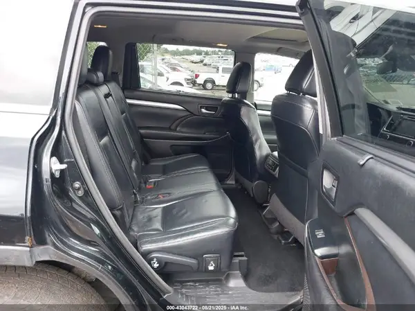 5TDJZRFH3HS452416 2017 TOYOTA HIGHLANDER - Image 8