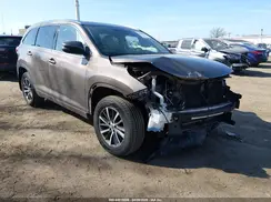 5TDJZRFH3HS453016 2017 TOYOTA HIGHLANDER