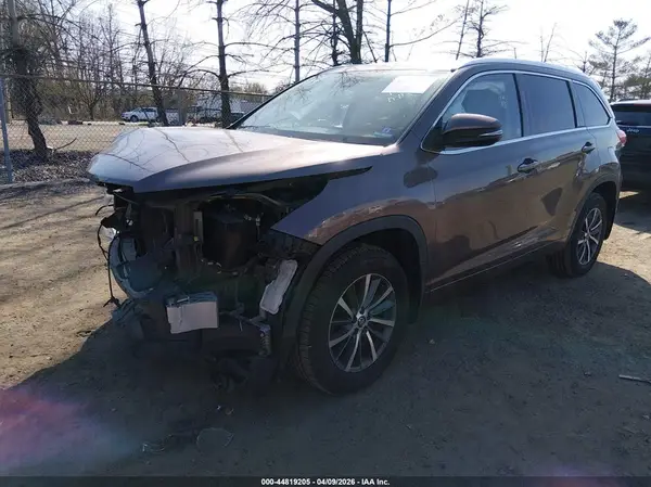 5TDJZRFH3HS453016 2017 TOYOTA HIGHLANDER - Image 2
