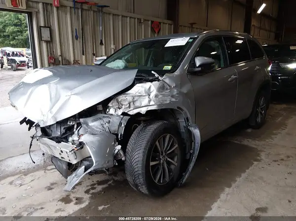 5TDJZRFH3HS453498 2017 TOYOTA HIGHLANDER - Image 2
