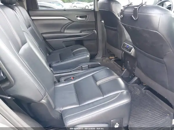 5TDJZRFH3HS455512 2017 TOYOTA HIGHLANDER - Image 8