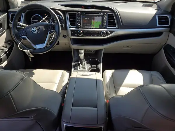 5TDJZRFH3HS457888 2017 TOYOTA HIGHLANDER - Image 8