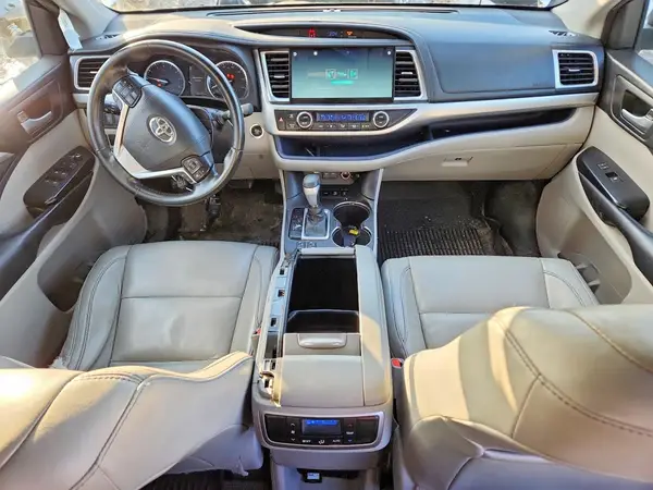5TDJZRFH3HS460550 2017 TOYOTA HIGHLANDER - Image 8