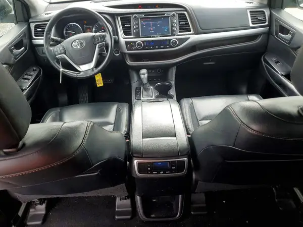 5TDJZRFH3HS461763 2017 TOYOTA HIGHLANDER - Image 8