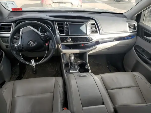 5TDJZRFH3HS466705 2017 TOYOTA HIGHLANDER - Image 8