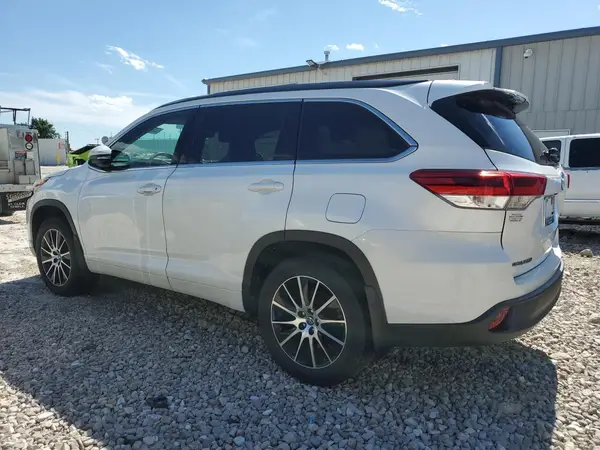 5TDJZRFH3HS478983 2017 TOYOTA HIGHLANDER - Image 2
