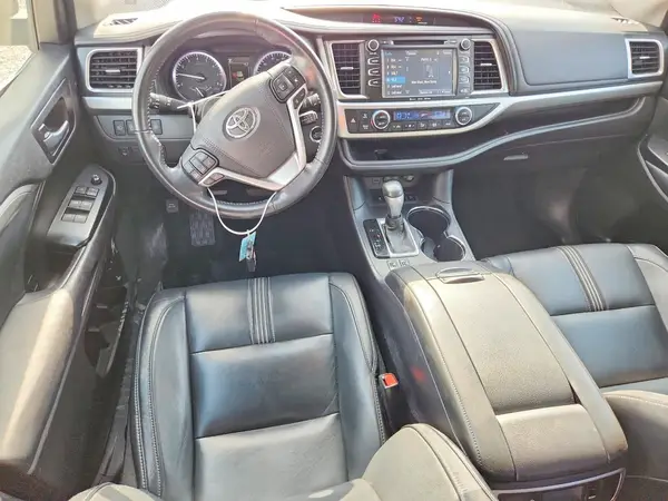 5TDJZRFH3HS478983 2017 TOYOTA HIGHLANDER - Image 8