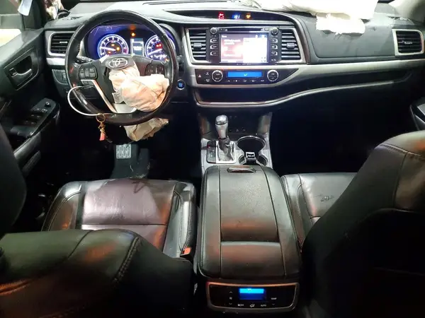 5TDJZRFH3HS480989 2017 TOYOTA HIGHLANDER - Image 8