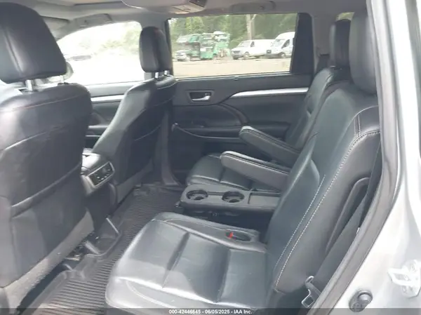 5TDJZRFH3HS512047 2017 TOYOTA HIGHLANDER - Image 8