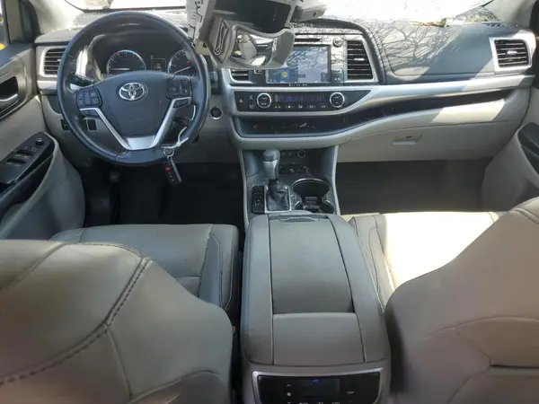 5TDJZRFH3HS513330 2017 TOYOTA HIGHLANDER - Image 8