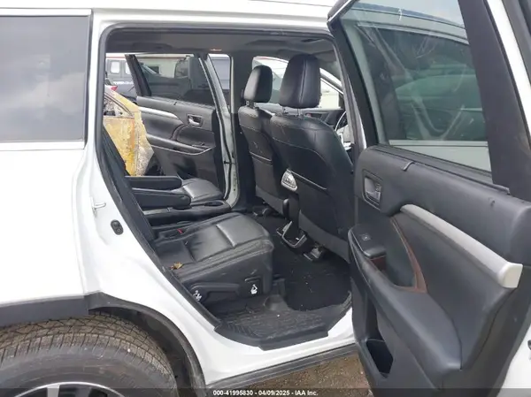 5TDJZRFH3HS513862 2017 TOYOTA HIGHLANDER - Image 8
