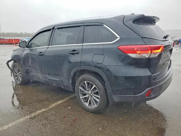 5TDJZRFH3HS516597 2017 TOYOTA HIGHLANDER - Image 2