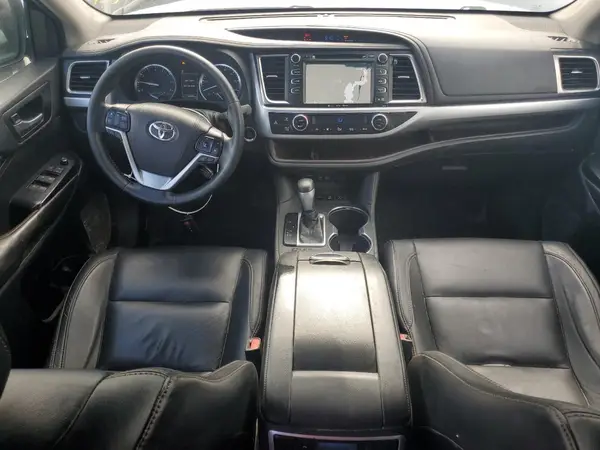 5TDJZRFH3HS517636 2017 TOYOTA HIGHLANDER - Image 8