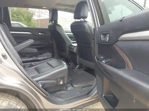 5TDJZRFH3HS518608 2017 TOYOTA HIGHLANDER - Image 8