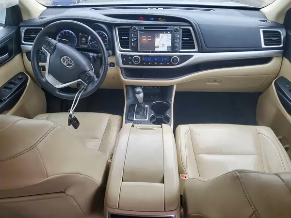 5TDJZRFH3JS485793 2018 TOYOTA HIGHLANDER - Image 8