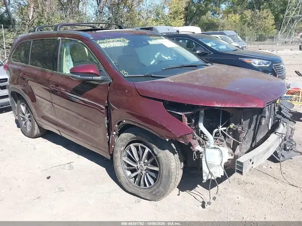 5TDJZRFH3JS495255 2018 TOYOTA HIGHLANDER - Image 1