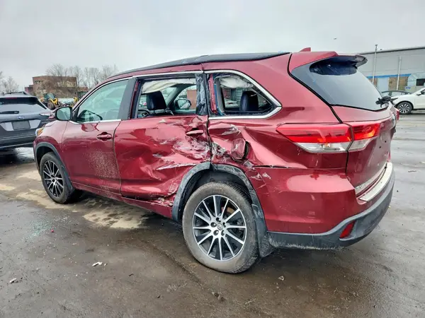 5TDJZRFH3JS499340 2018 TOYOTA HIGHLANDER - Image 2
