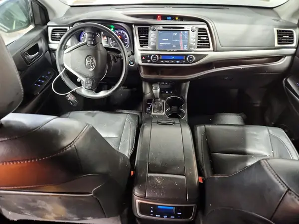5TDJZRFH3JS526021 2018 TOYOTA HIGHLANDER - Image 8