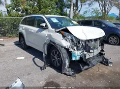 5TDJZRFH3JS532076 2018 TOYOTA HIGHLANDER