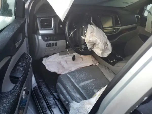 5TDJZRFH3JS532143 2018 TOYOTA HIGHLANDER - Image 8