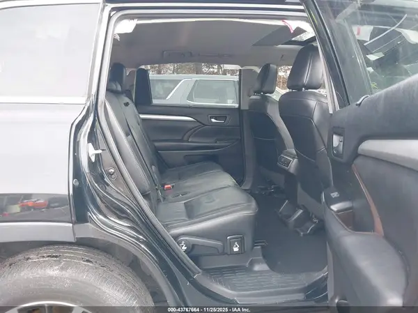 5TDJZRFH3JS532157 2018 TOYOTA HIGHLANDER - Image 8