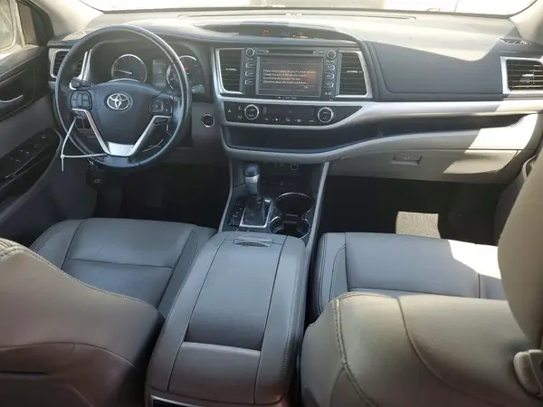 5TDJZRFH3JS532451 2018 TOYOTA HIGHLANDER - Image 8