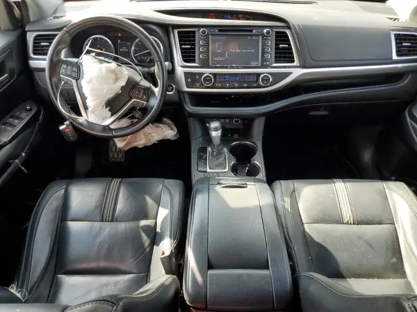 5TDJZRFH3JS533647 2018 TOYOTA HIGHLANDER - Image 8