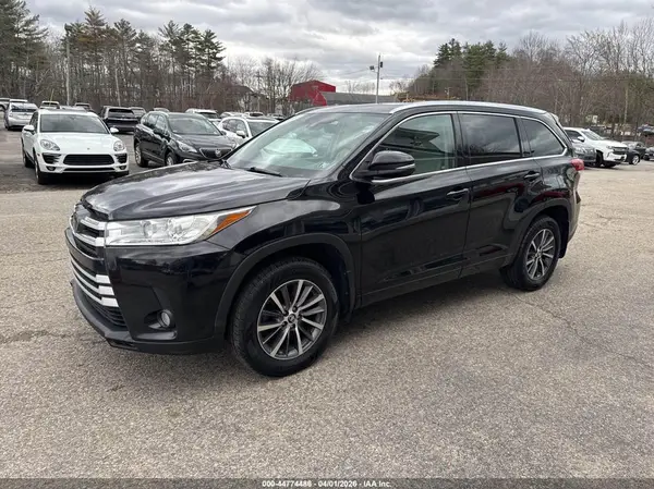 5TDJZRFH3JS536080 2018 TOYOTA HIGHLANDER - Image 2
