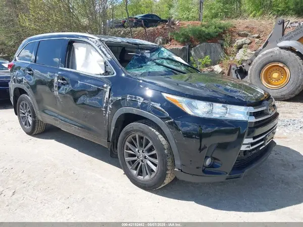 5TDJZRFH3JS536242 2018 TOYOTA HIGHLANDER - Image 1