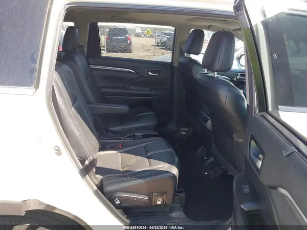 5TDJZRFH3JS536757 2018 TOYOTA HIGHLANDER - Image 8