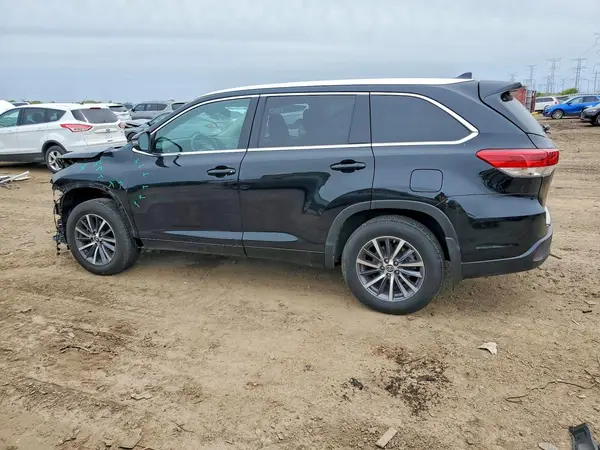 5TDJZRFH3JS536872 2018 TOYOTA HIGHLANDER - Image 2