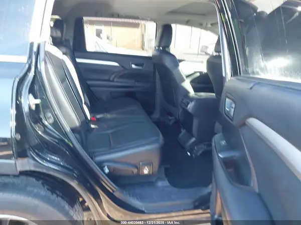 5TDJZRFH3JS540758 2018 TOYOTA HIGHLANDER - Image 8