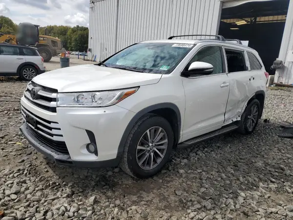 5TDJZRFH3JS543160 2018 TOYOTA HIGHLANDER - Image 1