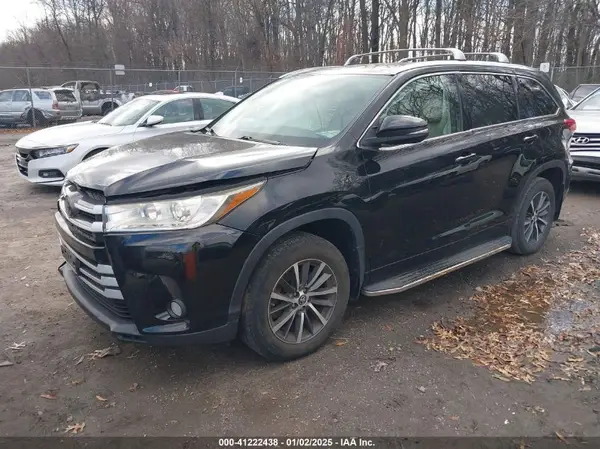 5TDJZRFH3JS547788 2018 TOYOTA HIGHLANDER - Image 2