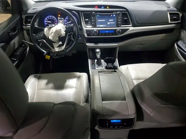 5TDJZRFH3JS550979 2018 TOYOTA HIGHLANDER - Image 8