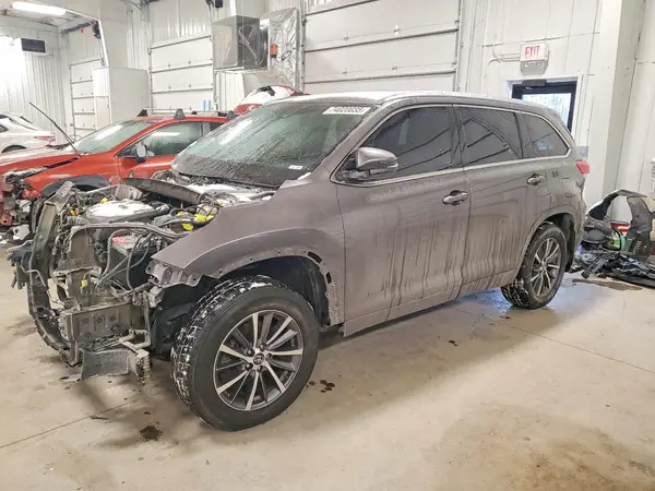 5TDJZRFH3JS555115 2018 TOYOTA HIGHLANDER - Image 1