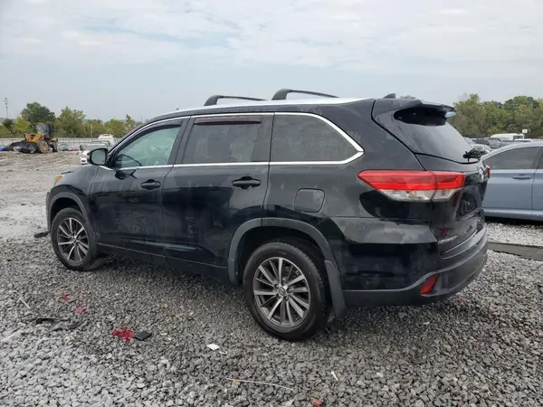 5TDJZRFH3JS555325 2018 TOYOTA HIGHLANDER - Image 2