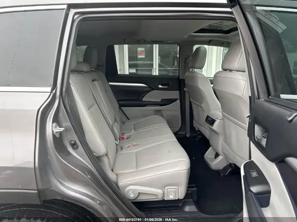 5TDJZRFH3JS556605 2018 TOYOTA HIGHLANDER - Image 8