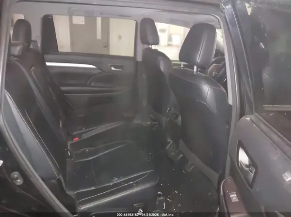 5TDJZRFH3JS557060 2018 TOYOTA HIGHLANDER - Image 8