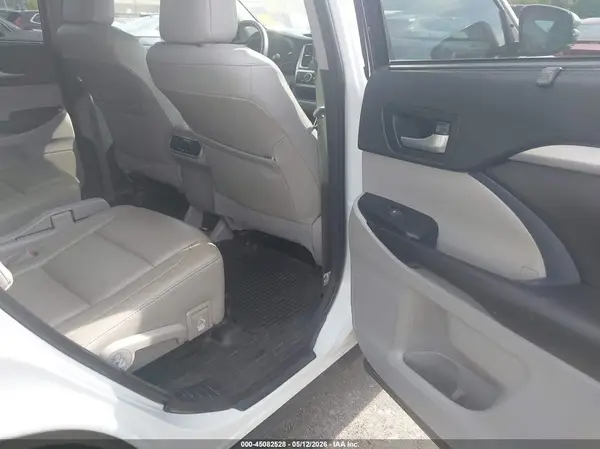 5TDJZRFH3JS558757 2018 TOYOTA HIGHLANDER - Image 8