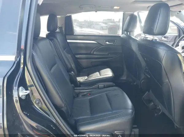 5TDJZRFH3JS561349 2018 TOYOTA HIGHLANDER - Image 8